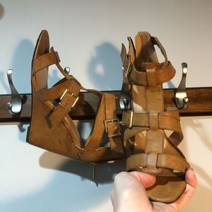 NWOT Express Strappy Platform Wedge Sandal Sz 9